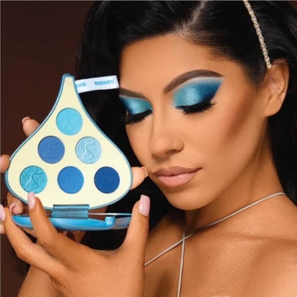 Glamlite Hersheys Kisses Cookies n Cream Eyeshadow Palette NIP